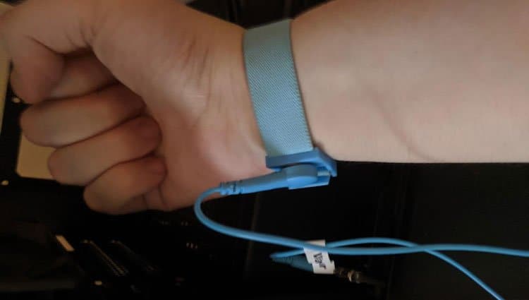 How To Build A PC For Beginners - Step By Step Guide 2 Anti Static-Wrist-wraps