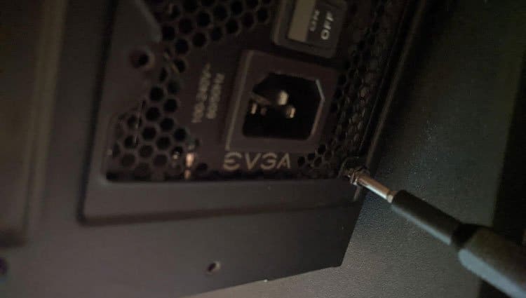 How To Build A PC For Beginners - Step By Step Guide 10 PSU-screws