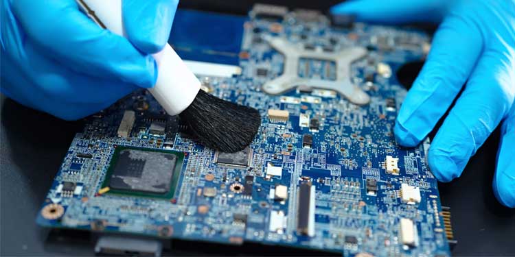 How To Clean A Motherboard: 6 Simple Steps! | Whatsabyte