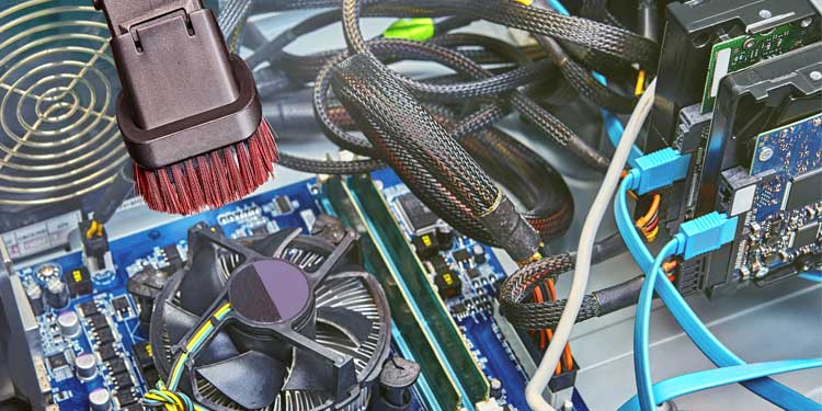 CPU Fan Error: Here’s How To Quickly Fix It 8 Cleaning the fan with vaccum
