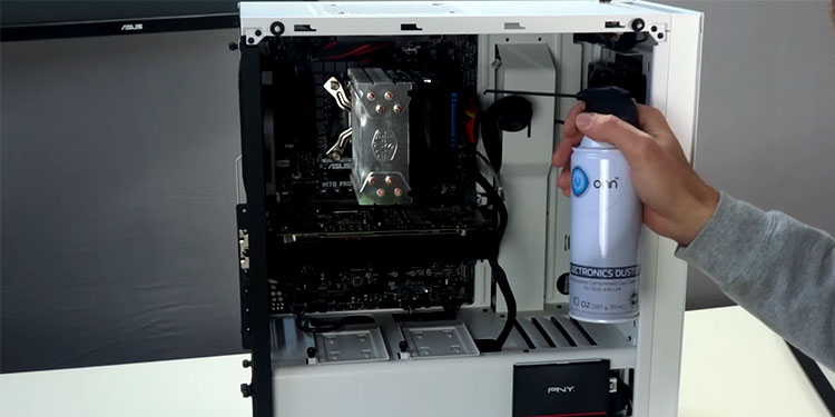 CPU Fan Error: Here’s How To Quickly Fix It 4 cleaning-computer