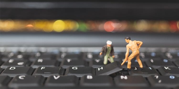 How-to-Put-a-Key-Back-on-a-Laptop