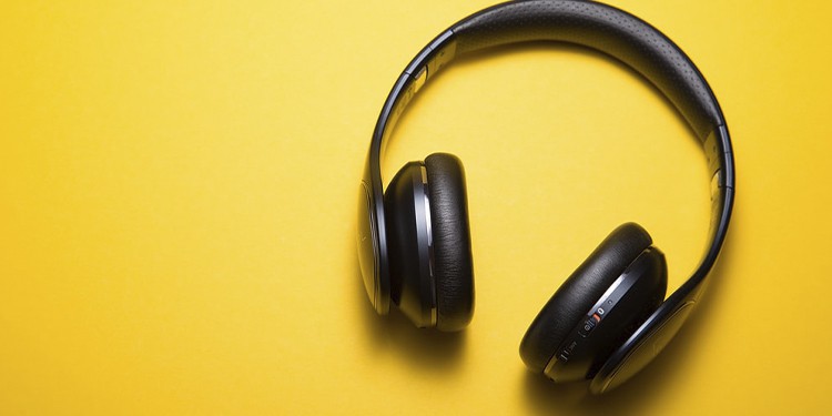 YouTube Keeps Pausing Randomly? Here's How to Fix It 1 how to connect bluetooth headphones to