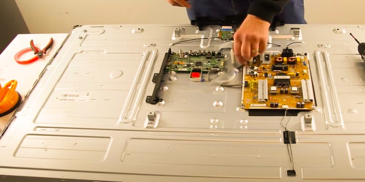 How To Fix Backlight On TV  - 28