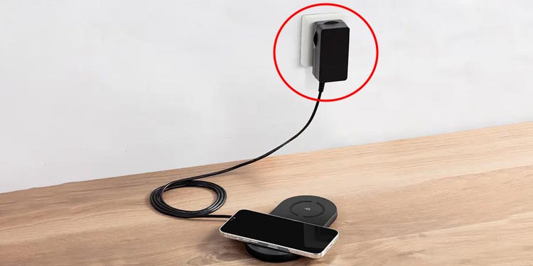 Wireless Charging Pad Not Working? Here’s How to Fix It 3 checking-power-connection