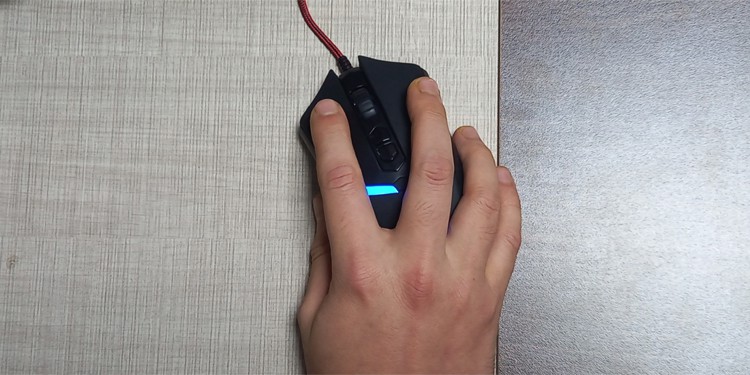 How To Hold A Mouse The Correct Way - 61