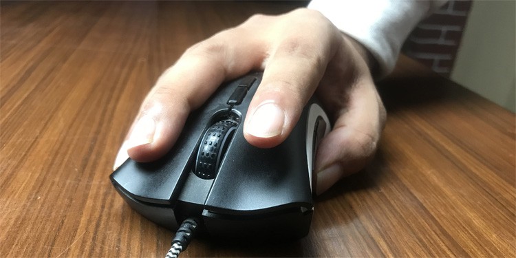 How To Hold A Mouse The Correct Way - 6
