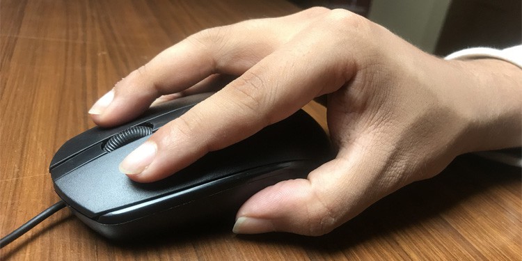 How To Hold A Mouse The Correct Way - 91
