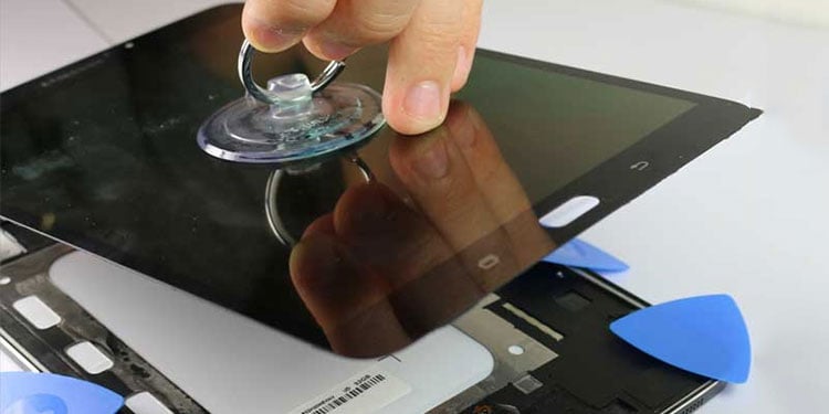 Tablet Won't Turn On? Here Are 7 Ways to Fix It 3 replace-screen