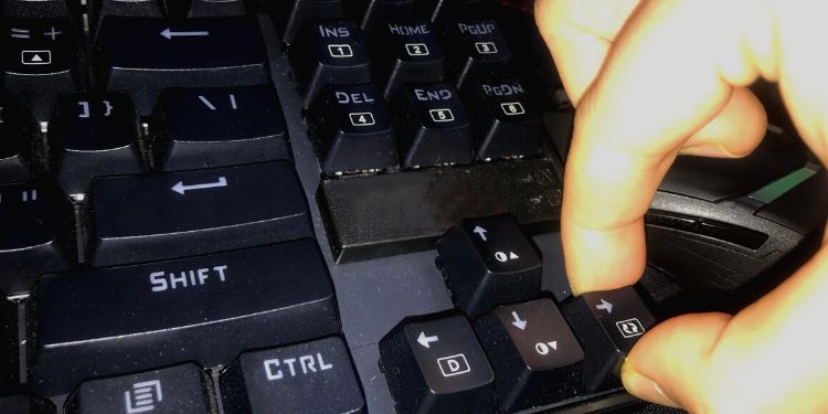 How To Clean Razer Keyboard Safely - 59