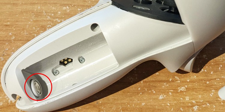 battery-contacts