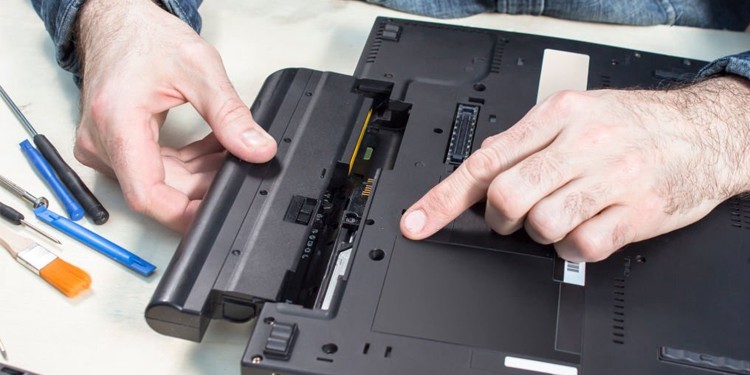 How To Clean RAM Slots On Desktop PC Or Laptop - 56