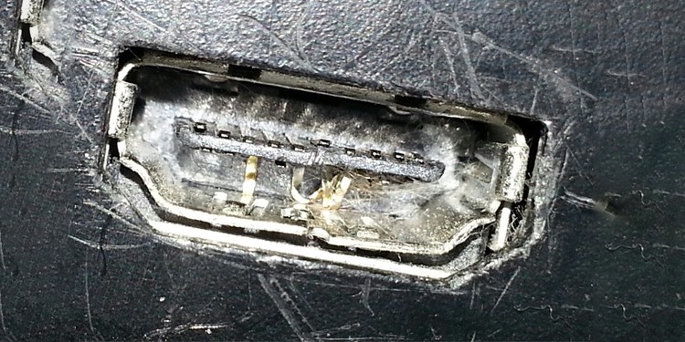 damaged-hdmi-port