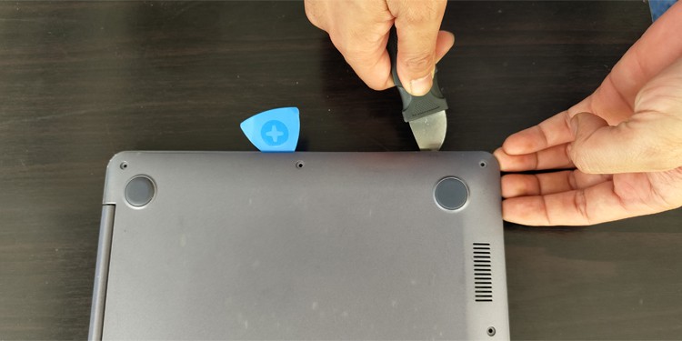 How To Clean Laptop Fan And Vents - 27