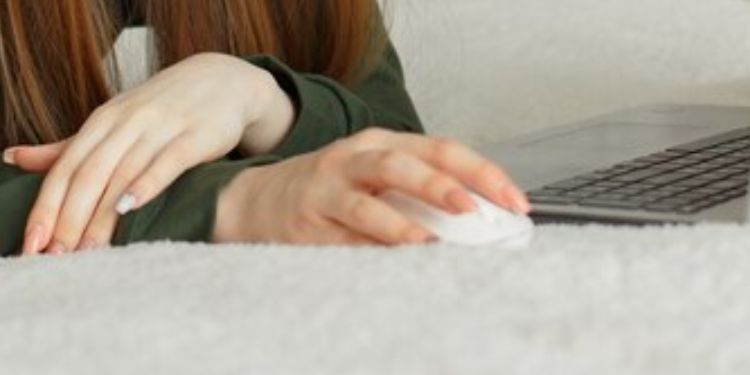10 Best Mouse Pad Alternatives 16 mouse in bedsheet