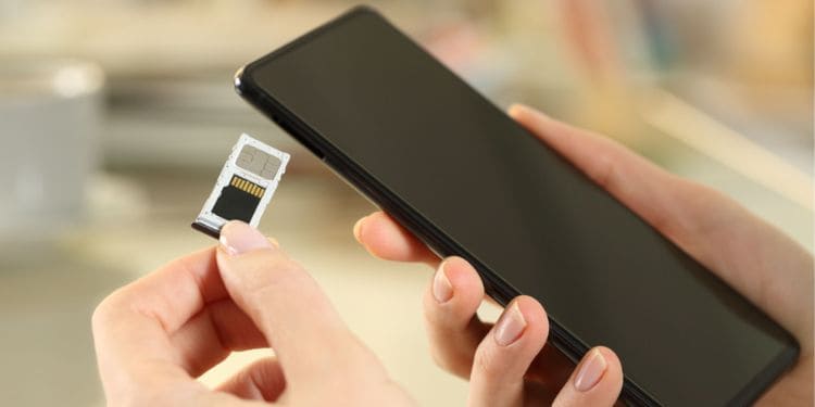 remove sd card from your mobile