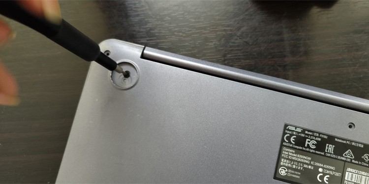How To Clean Laptop Fan And Vents - 39