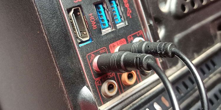 Astro A40 Mic Not Working? Here’s How to Fix It 8 connect astro a40 io panel