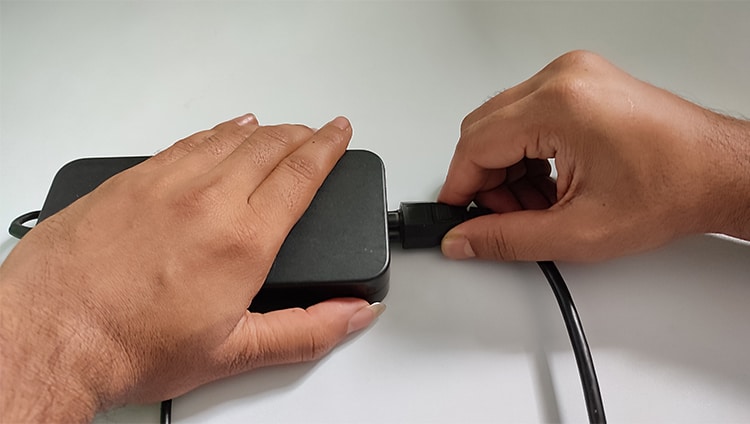 uplug-power-cable-from-the-brick