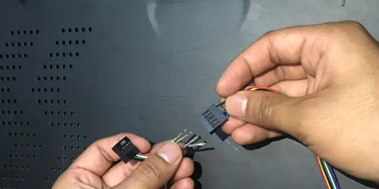 insert-pins-from-one-internal-usb-cable-jack-to-another-