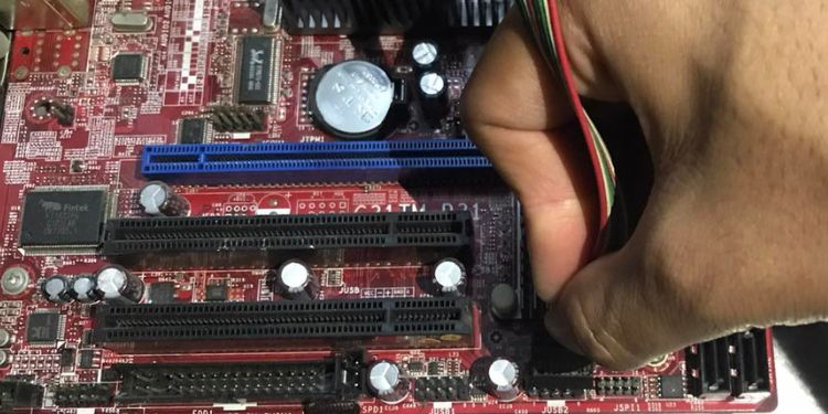 inserting jack into usb header