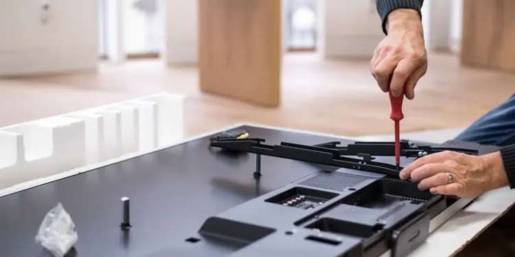 Check-to-see-whether-there-are-exposed-screws-holding-the-panels-together.