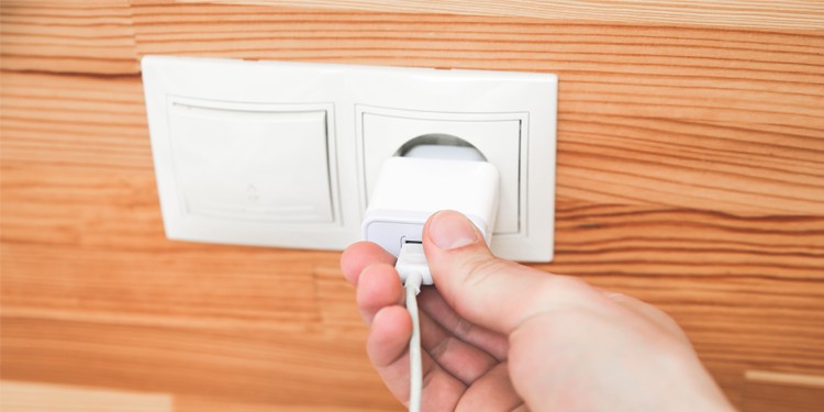 TV Won't Turn On? Here’s How to Fix It 2 Connect-Directly-to-Wall-Power-Outlet-2