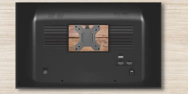 attach-vesa-adapter-to-the-wood