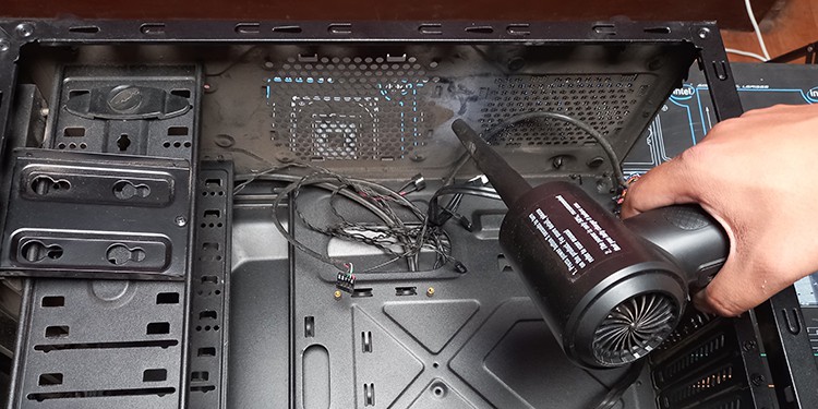 19 Ways How You Can Take Care of Your Computer Properly 1 Clean PC case