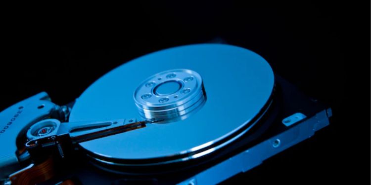 7200 Vs 5400 RPM - Which One is Better? 3 hard drive rotational latency