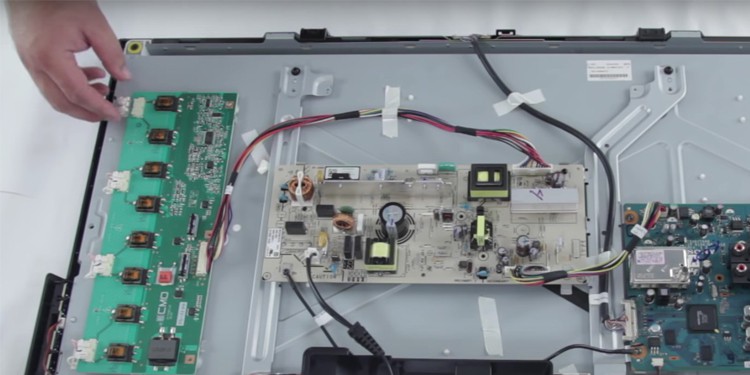 unplug-cables-from-backlight-inverter
