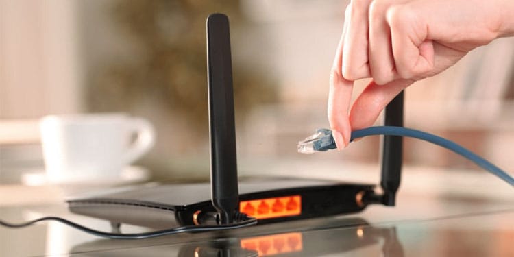 unplugging-router