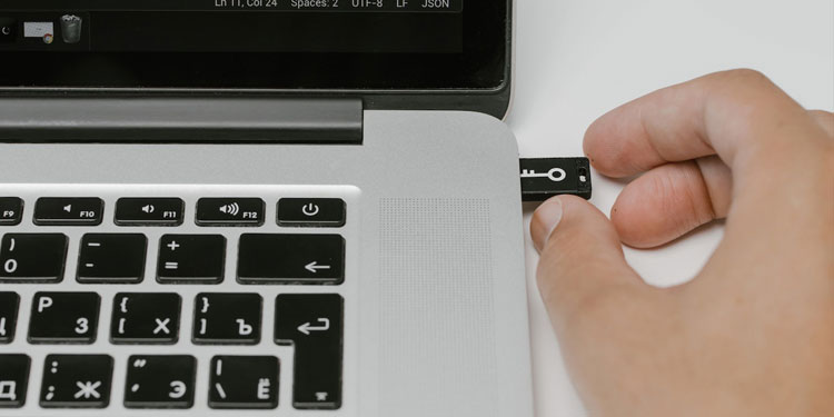 Thumb Drive Vs Flash Drive - Which One Is Better? 8 usb drive application