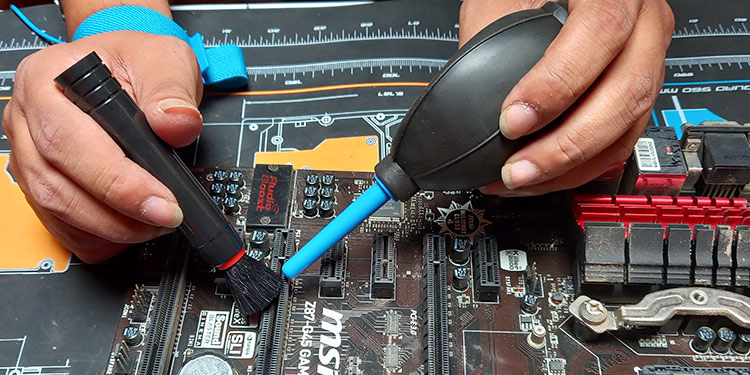 RAM Slot Not Working on My Motherboard - How to Fix it? 2 clean ram slots