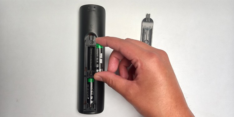 Vizio TV Menu Not Working? Try These 6 Fixes 5 remove-batteries-from-vizio-remote