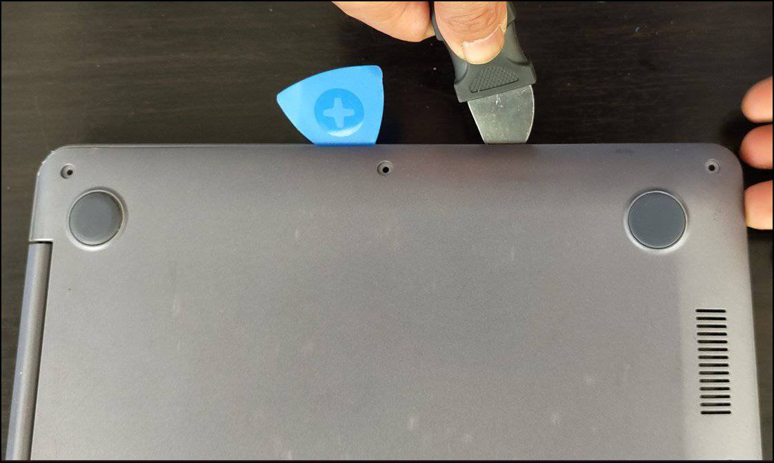 remove laptop cover