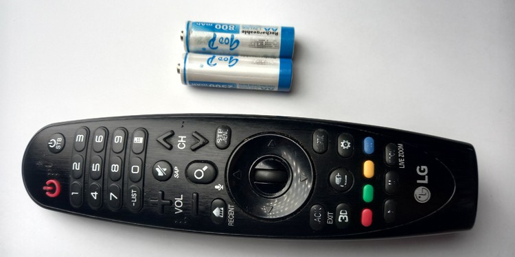 LG Remote Not Working? 7 Ways to Fix It 1 replace-batteries-in-lg-remotre