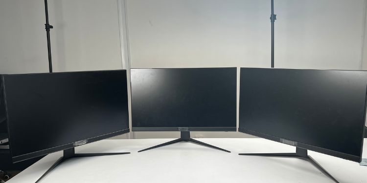 How to Daisy Chain Monitors (Step-By-Step Guide) 2 setting up triple monitors