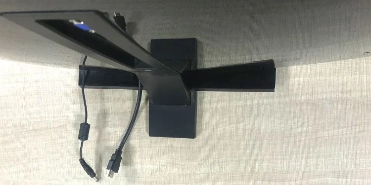 unplug-both-data-and-power-cable