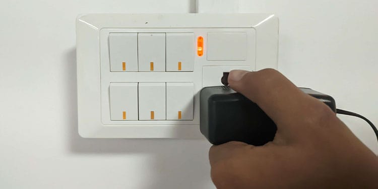 unplug-tv-from-wall