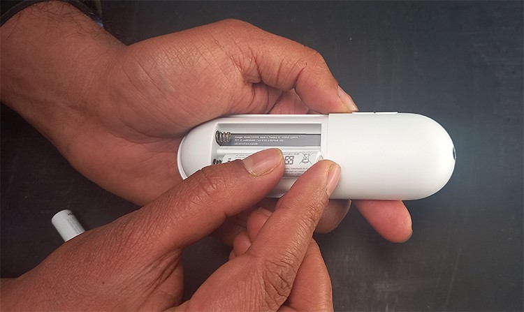Insert-Minus-sign-of-the-battery