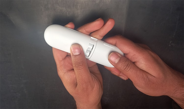 Slide-down-the-battery-compartment-cover