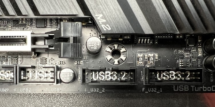 USB header