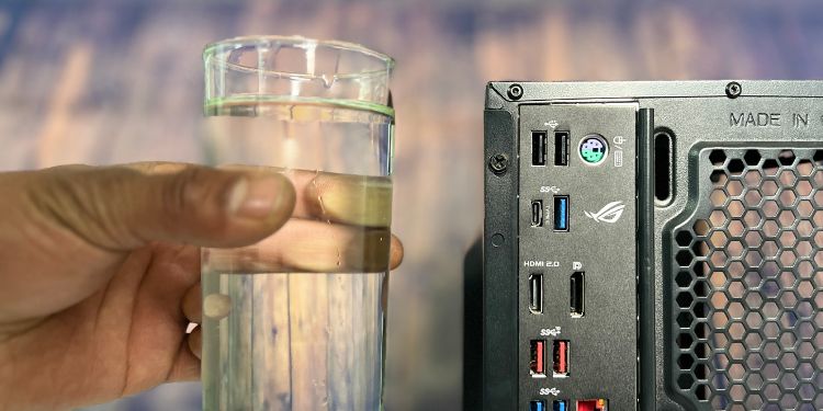 How to Clean USB Port on PC (Comprehensive Guide) 8 avoid water