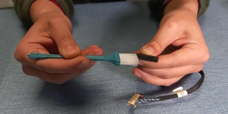 clean-lvds-cable-connector