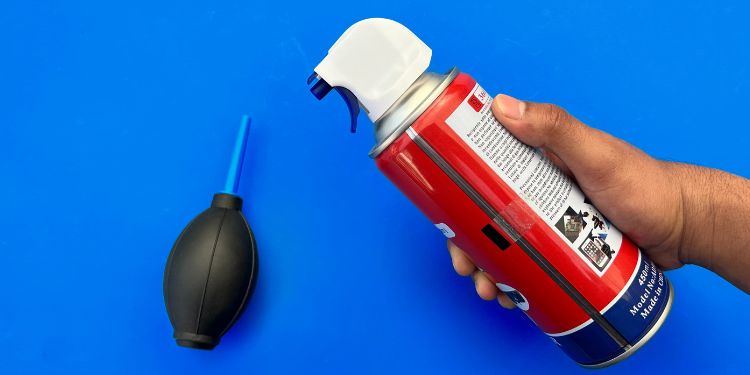 How to Clean USB Port on PC (Comprehensive Guide) 5 compressed air or silicon air blower