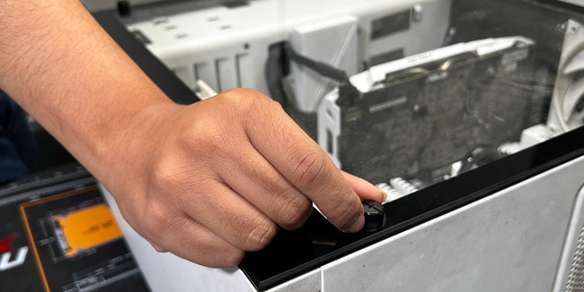 computer-case-side-cover-screw