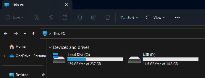 How to Use a USB Flash Drive (Detailed Guide) 8 explorer_tc6paFHfnK