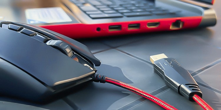 how to connect mouse to laptop