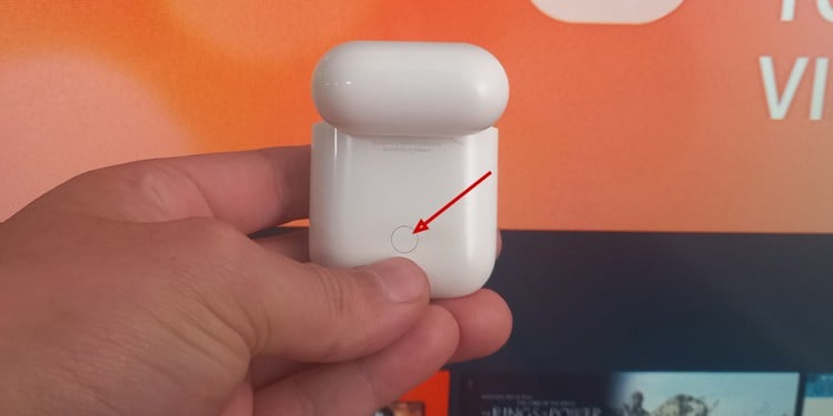 pairing-button-in-airpods